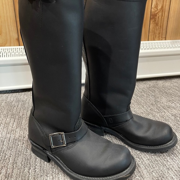 Frye Shoes - Frye Boots